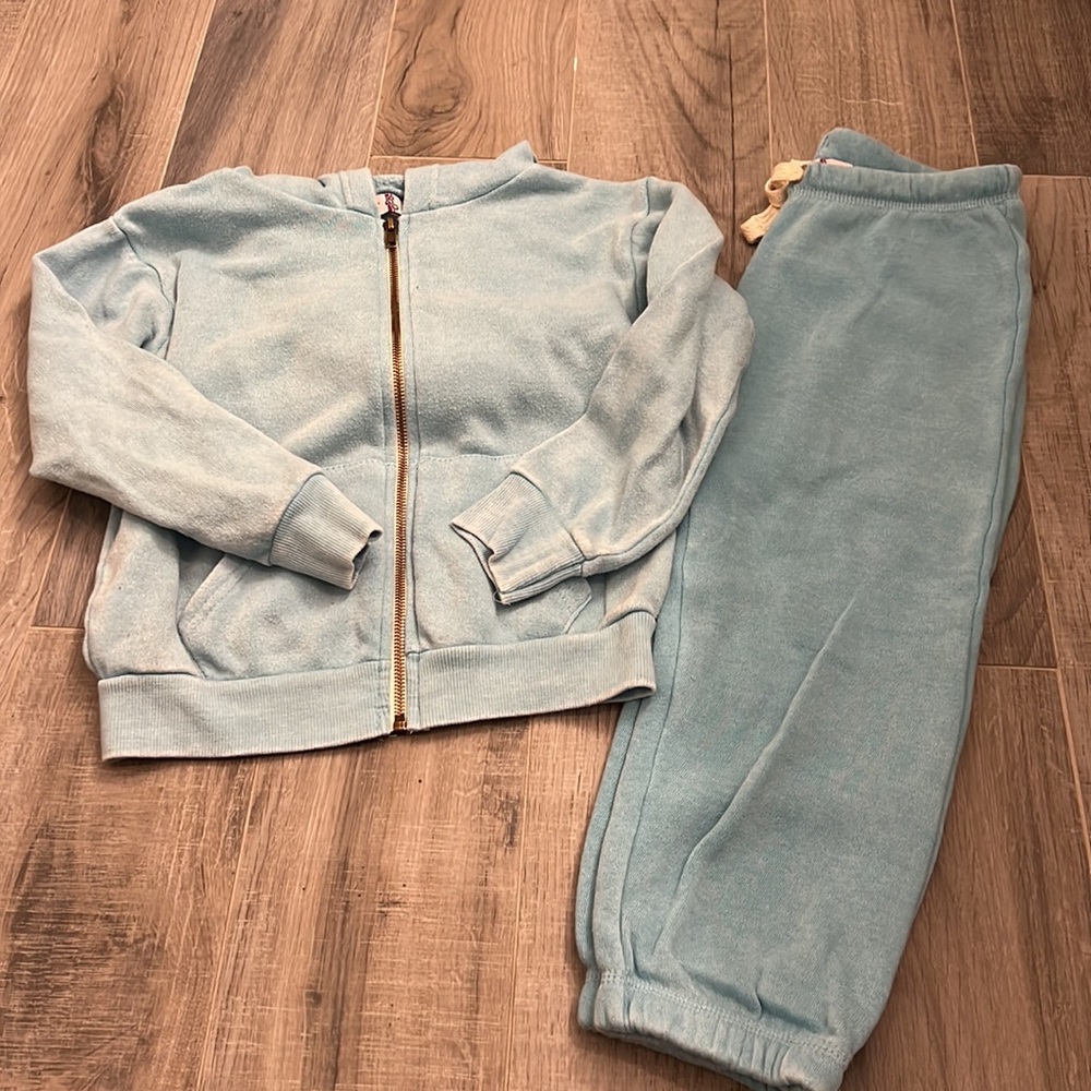 Play Six 2 piece sweat suit size 6